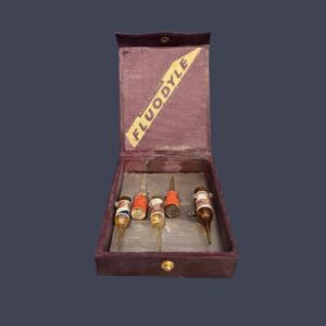 Étui en cuir Fluodyle contenant des ampoules médicales anciennes