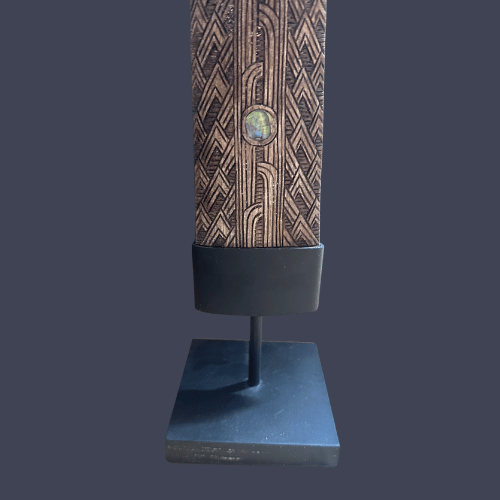 Rostre d&rsquo;Espadon Sculpté Motif Rauponga 89cm