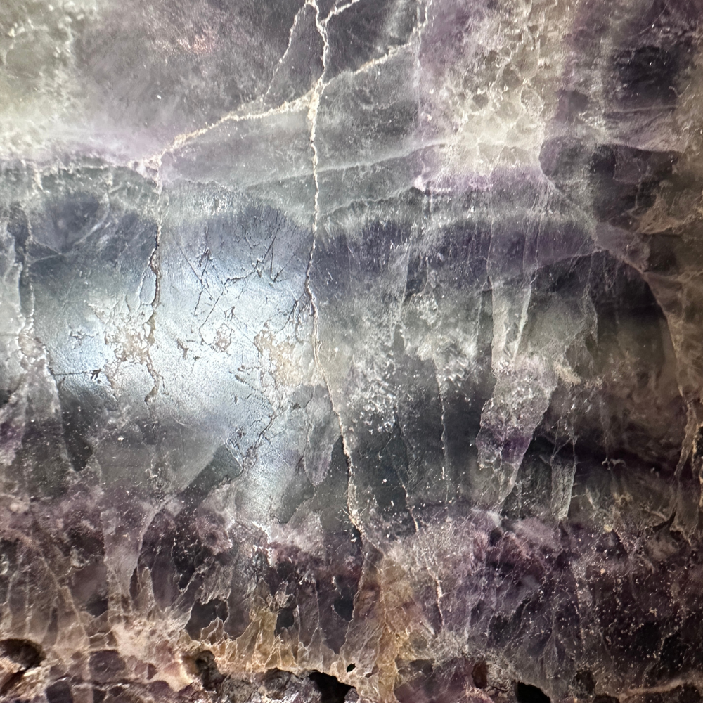Fluorite Violette Brute — Bloc Minéral à Bandes Naturelles